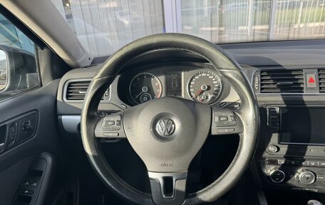 Volkswagen Jetta VI, 2013 год, 1 070 000 рублей, 10 фотография