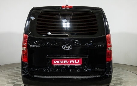 Hyundai H-1 II рестайлинг, 2017 год, 2 250 000 рублей, 6 фотография