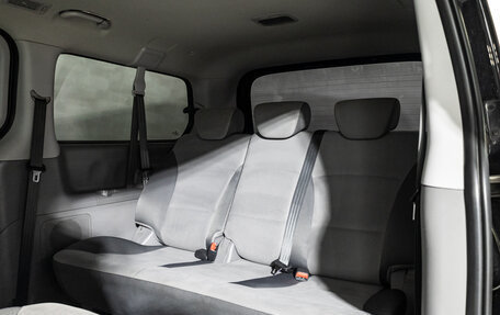 Hyundai H-1 II рестайлинг, 2017 год, 2 250 000 рублей, 10 фотография