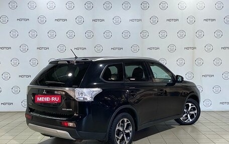 Mitsubishi Outlander III рестайлинг 3, 2014 год, 1 400 000 рублей, 4 фотография