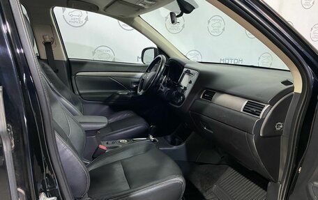 Mitsubishi Outlander III рестайлинг 3, 2014 год, 1 400 000 рублей, 10 фотография