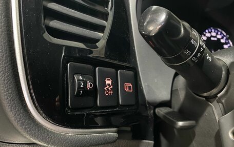Mitsubishi Outlander III рестайлинг 3, 2014 год, 1 400 000 рублей, 17 фотография