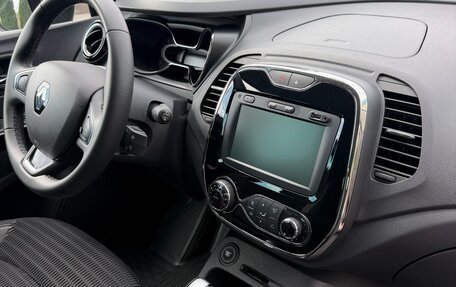 Renault Kaptur I рестайлинг, 2019 год, 2 000 000 рублей, 23 фотография