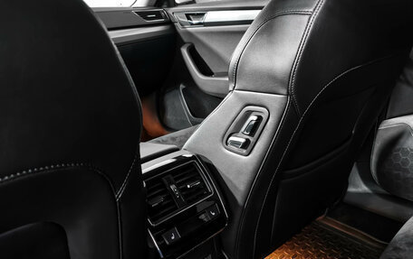 Skoda Superb III рестайлинг, 2019 год, 2 300 000 рублей, 14 фотография
