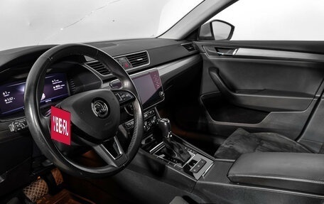 Skoda Superb III рестайлинг, 2019 год, 2 300 000 рублей, 9 фотография