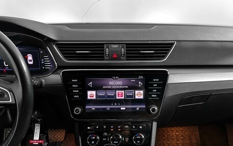 Skoda Superb III рестайлинг, 2019 год, 2 300 000 рублей, 20 фотография