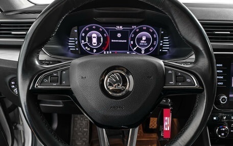 Skoda Superb III рестайлинг, 2019 год, 2 300 000 рублей, 19 фотография