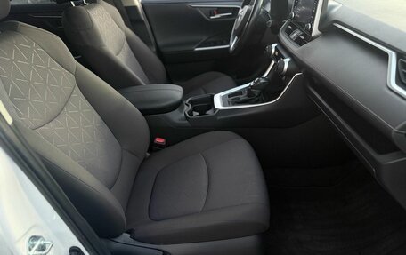 Toyota RAV4, 2020 год, 3 248 000 рублей, 10 фотография