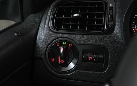 Volkswagen Polo VI (EU Market), 2012 год, 449 000 рублей, 14 фотография