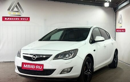 Opel Astra J, 2010 год, 749 000 рублей, 1 фотография