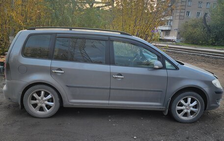 Volkswagen Touran III, 2008 год, 650 000 рублей, 3 фотография