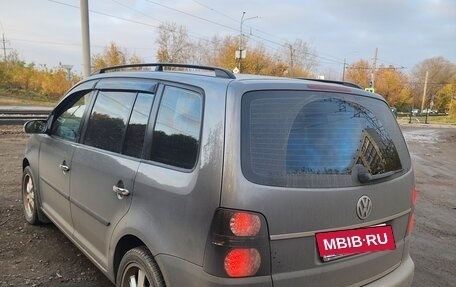 Volkswagen Touran III, 2008 год, 650 000 рублей, 4 фотография