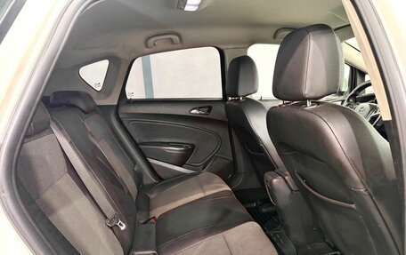 Opel Astra J, 2010 год, 749 000 рублей, 11 фотография