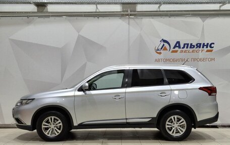 Mitsubishi Outlander III рестайлинг 3, 2016 год, 1 940 000 рублей, 6 фотография