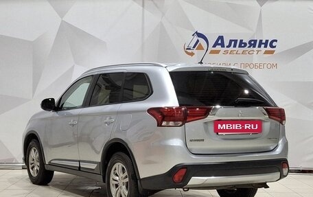 Mitsubishi Outlander III рестайлинг 3, 2016 год, 1 940 000 рублей, 5 фотография