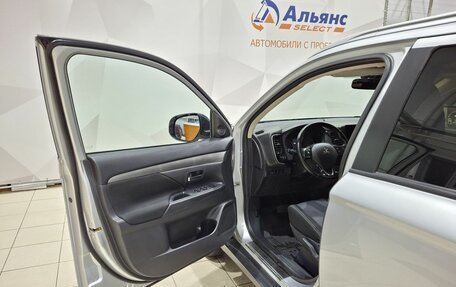 Mitsubishi Outlander III рестайлинг 3, 2016 год, 1 940 000 рублей, 20 фотография
