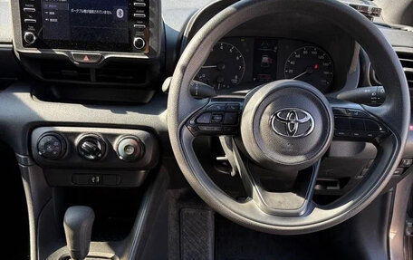 Toyota Yaris, 2022 год, 745 000 рублей, 5 фотография