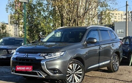 Mitsubishi Outlander III рестайлинг 3, 2019 год, 1 849 000 рублей, 1 фотография
