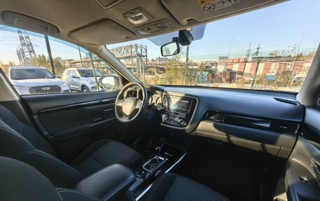 Mitsubishi Outlander III рестайлинг 3, 2019 год, 1 849 000 рублей, 10 фотография