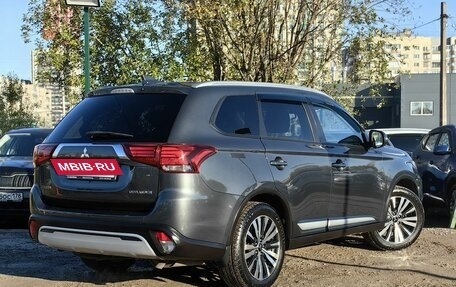 Mitsubishi Outlander III рестайлинг 3, 2019 год, 1 849 000 рублей, 8 фотография