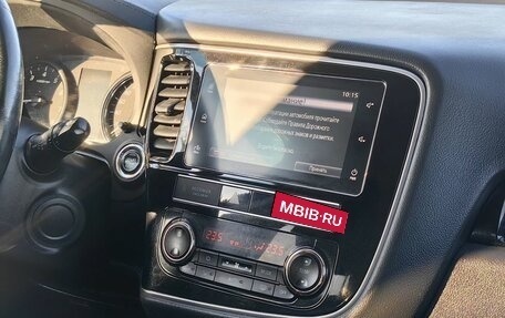 Mitsubishi Outlander III рестайлинг 3, 2019 год, 1 849 000 рублей, 12 фотография
