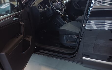 Volkswagen Tiguan II, 2020 год, 3 700 000 рублей, 16 фотография