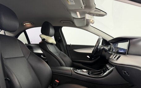 Mercedes-Benz E-Класс, 2019 год, 2 320 000 рублей, 20 фотография