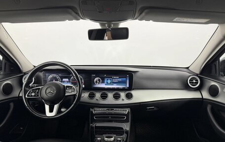 Mercedes-Benz E-Класс, 2019 год, 2 320 000 рублей, 23 фотография