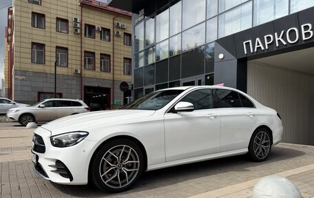 Mercedes-Benz E-Класс, 2021 год, 3 650 000 рублей, 2 фотография