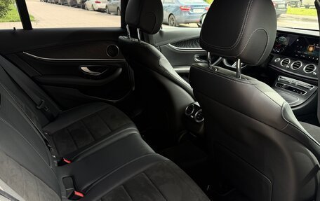 Mercedes-Benz E-Класс, 2021 год, 3 650 000 рублей, 18 фотография