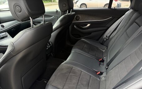 Mercedes-Benz E-Класс, 2021 год, 3 650 000 рублей, 19 фотография