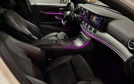 Mercedes-Benz E-Класс, 2021 год, 3 650 000 рублей, 24 фотография