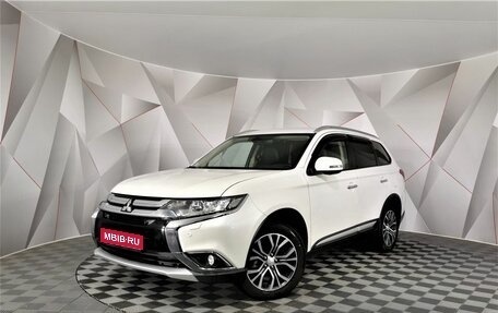 Mitsubishi Outlander III рестайлинг 3, 2018 год, 1 945 000 рублей, 1 фотография