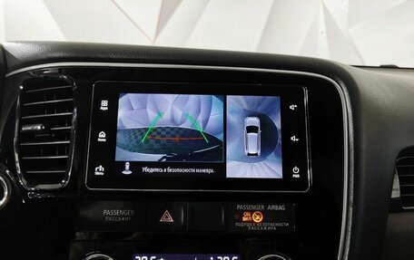 Mitsubishi Outlander III рестайлинг 3, 2018 год, 1 945 000 рублей, 20 фотография