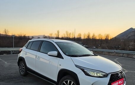 Toyota Yaris XP150 рестайлинг, 2022 год, 2 600 000 рублей, 3 фотография