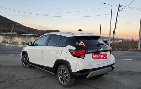 Toyota Yaris XP150 рестайлинг, 2022 год, 2 600 000 рублей, 5 фотография