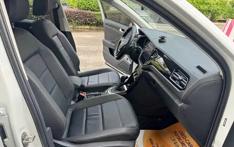 Volkswagen T-Roc I, 2022 год, 1 280 000 рублей, 9 фотография