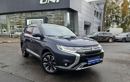 Mitsubishi Outlander III рестайлинг 3, 2021 год, 2 553 000 рублей, 3 фотография