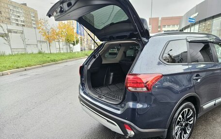 Mitsubishi Outlander III рестайлинг 3, 2021 год, 2 553 000 рублей, 8 фотография