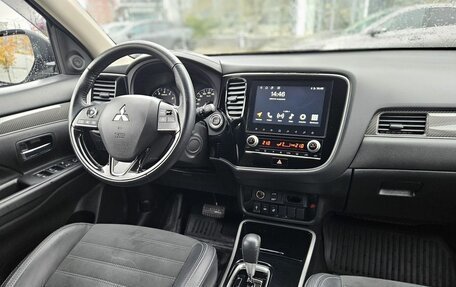 Mitsubishi Outlander III рестайлинг 3, 2021 год, 2 553 000 рублей, 13 фотография