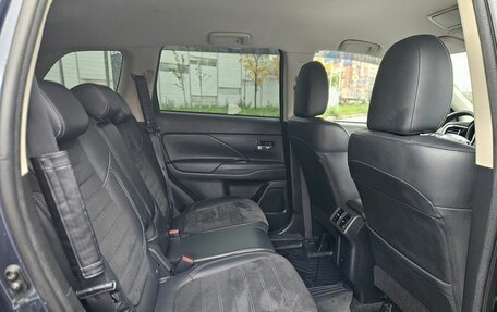 Mitsubishi Outlander III рестайлинг 3, 2021 год, 2 553 000 рублей, 12 фотография