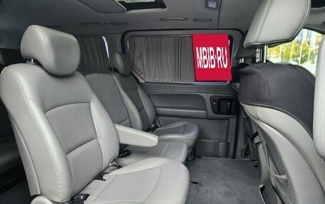 Hyundai Grand Starex Grand Starex I рестайлинг 2, 2015 год, 2 100 000 рублей, 10 фотография