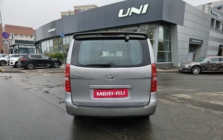 Hyundai Grand Starex Grand Starex I рестайлинг 2, 2015 год, 2 100 000 рублей, 5 фотография