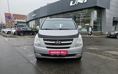 Hyundai Grand Starex Grand Starex I рестайлинг 2, 2015 год, 2 100 000 рублей, 2 фотография