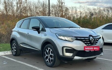 Renault Kaptur I рестайлинг, 2020 год, 1 800 000 рублей, 4 фотография
