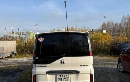 Honda Stepwgn IV, 2021 год, 2 450 000 рублей, 2 фотография