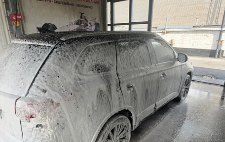 Mitsubishi Outlander III рестайлинг 3, 2019 год, 2 495 000 рублей, 1 фотография