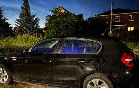 BMW 1 серия, 2011 год, 700 000 рублей, 1 фотография