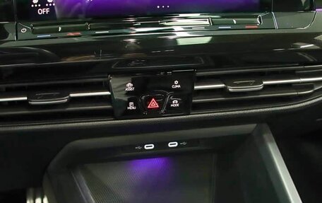 Volkswagen Golf VIII, 2023 год, 1 560 000 рублей, 15 фотография