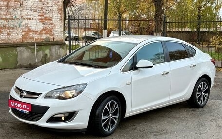 Opel Astra J, 2013 год, 999 000 рублей, 4 фотография